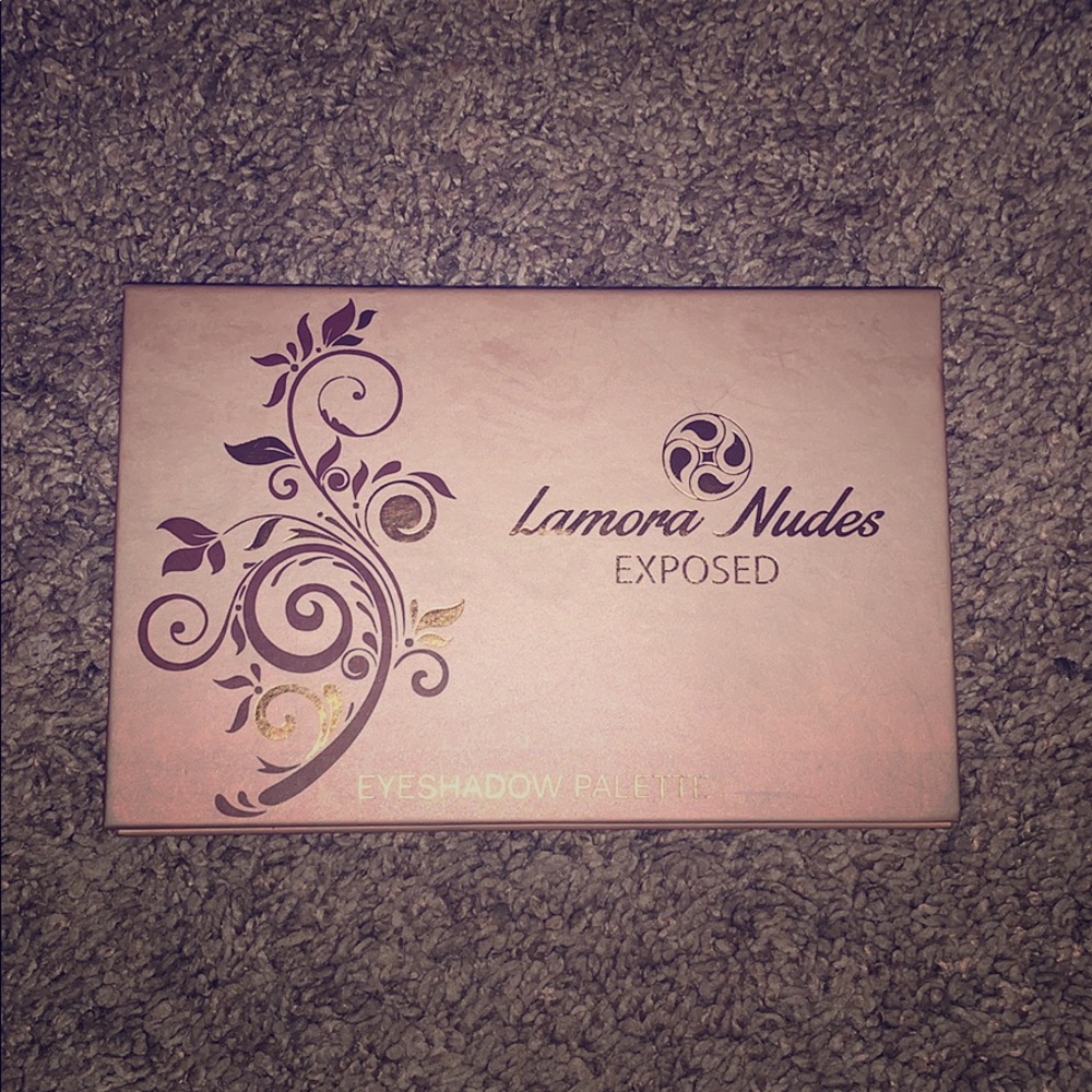 lamora nudes exposed eyeshadow palette 🦋